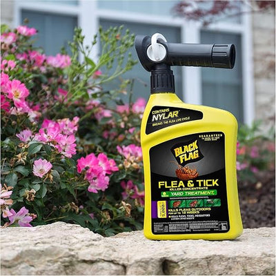 Black Flag Flea and Tick Killer Concentrate Yard Treatment, 32 Ounces, Ready to Spray, Quickflip Hose End Sprayer, 3 Pack